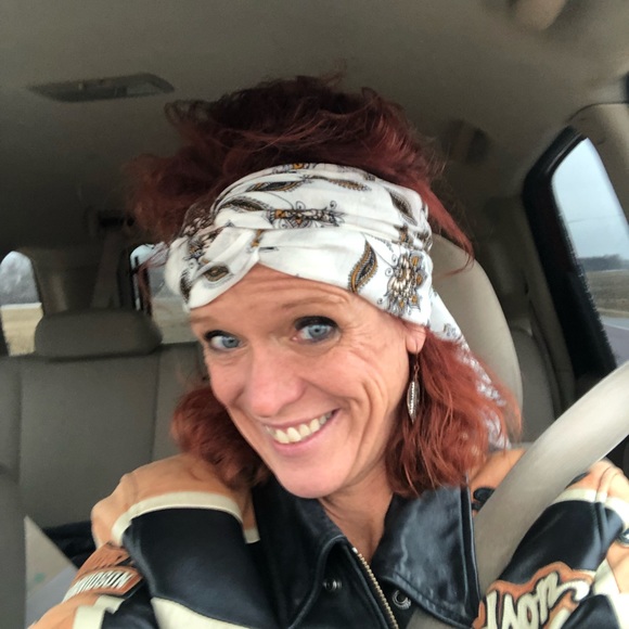 Meet your Posher, Lynn - Picture 3 of 4